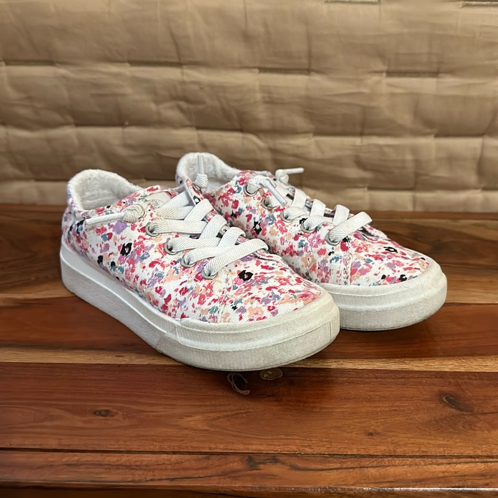 Girls Roxy flower pattern slip on sneakers size 12
